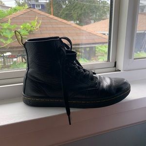 AUTHENTIC DOC MARTENS
